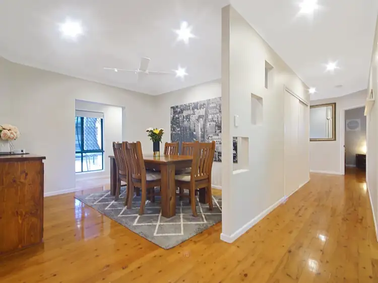 8 Jasmine St, Redlynch QLD 4870