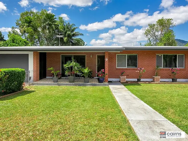 9 Hillview Cr, Whitfield QLD 4870