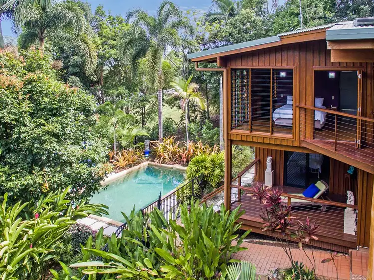 18 Chirio Drive, Redlynch QLD 4870
