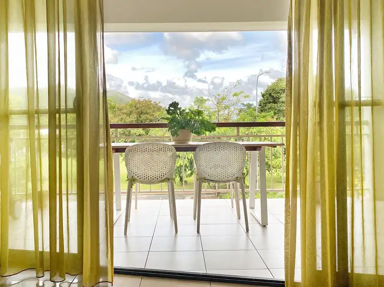 5/349-351 Lake Street, Cairns North QLD 4870