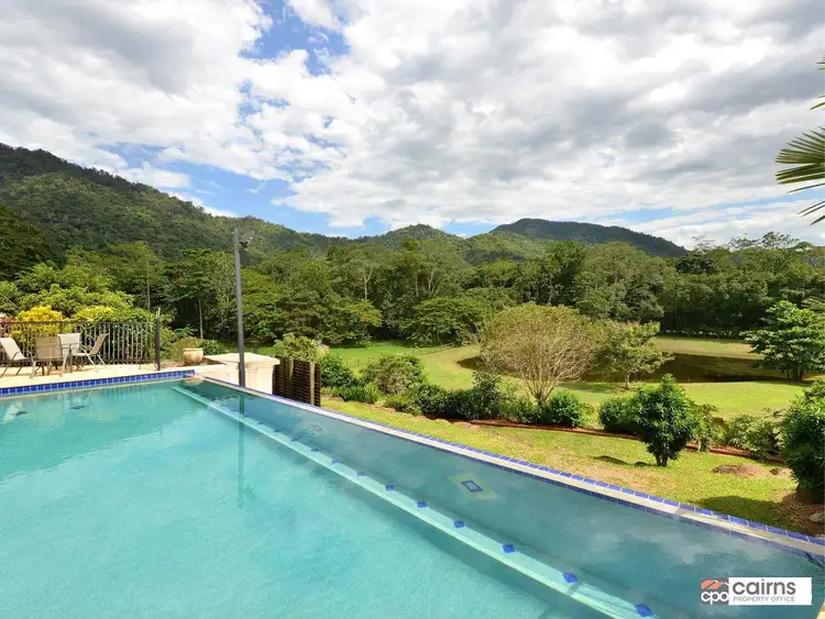 25-27 Crystal Cl, Redlynch QLD 4870