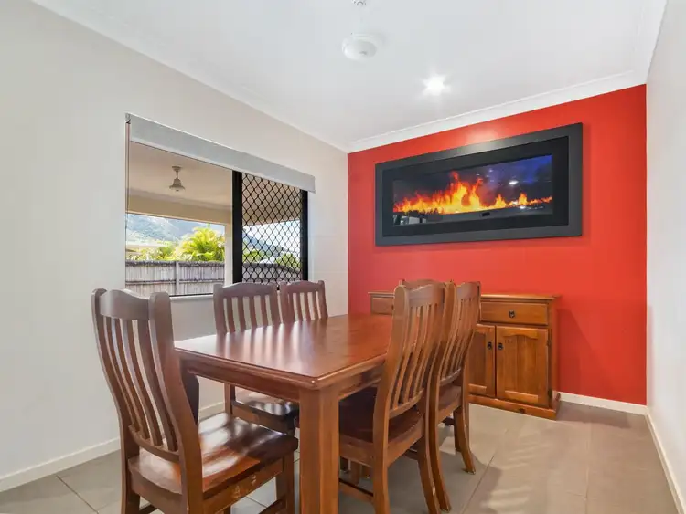 24 Heysen Close, Redlynch QLD 4870