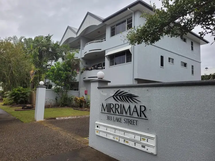 5/303-305 Lake Street, Cairns North QLD 4870