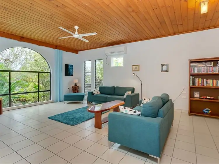 16 Scarborough Close, Kewarra Beach QLD 4879