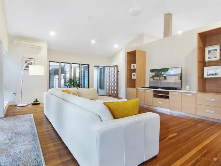 9 Hockey St, Smithfield QLD 4878
