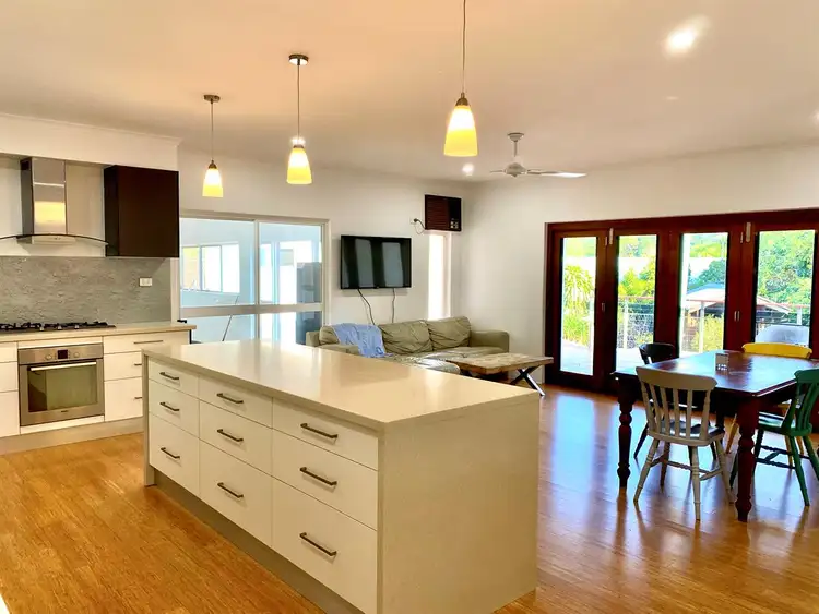 18 Barclay Road, Brinsmead QLD 4870