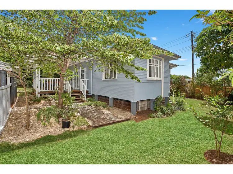 15 Daphne Street, Redlynch QLD 4870