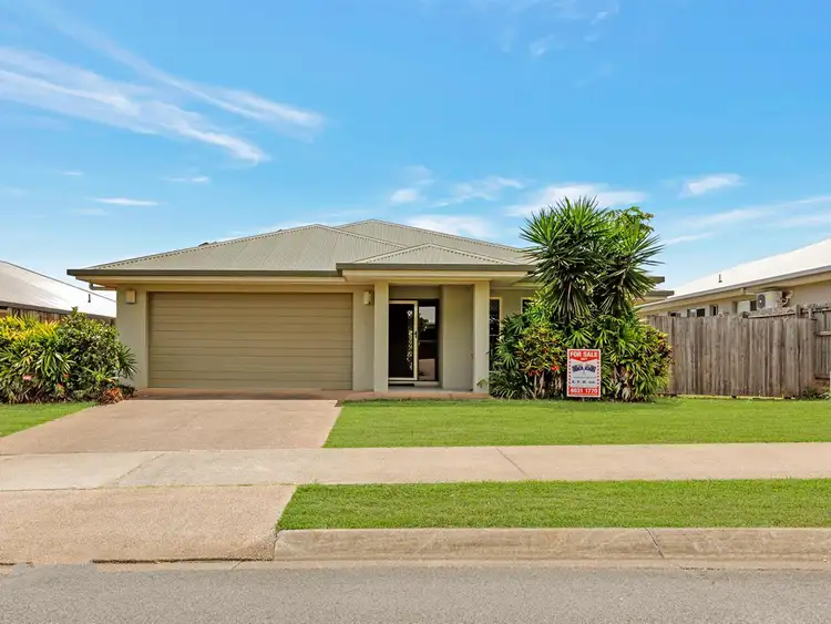 30 Hodkinson street, redlynch QLD 4870