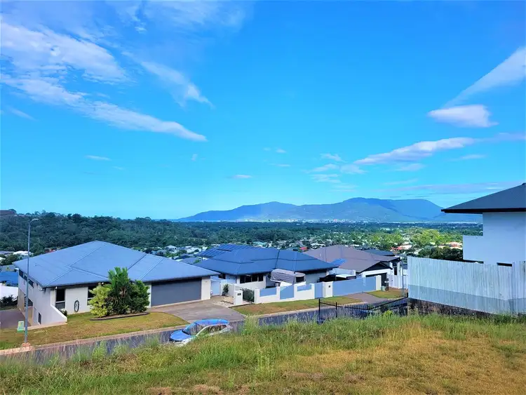 15 Trumpeter St, Kanimbla QLD 4870