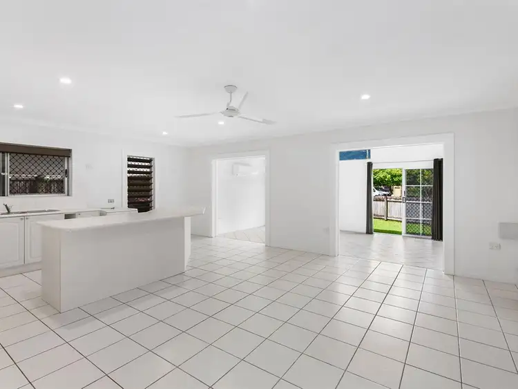 10 Conlan Close, Manoora QLD 4870