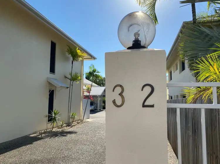 8/32 OIiva Street, Palm Cove QLD 4879