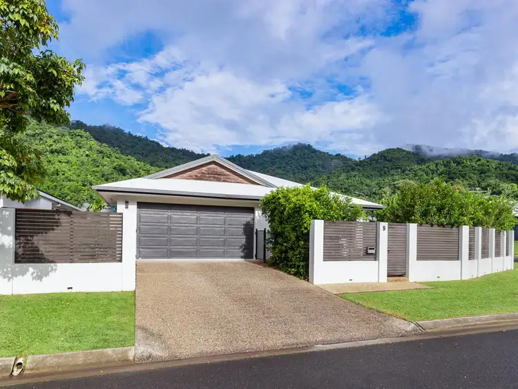 9 Kippin Close, Redlynch QLD 4870