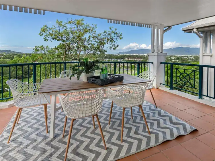 21/8-12 Munro Terrrace, Mooroobool QLD 4870