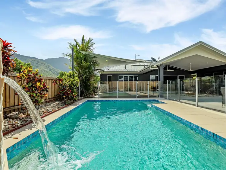 30-32 Kippin Close, Redlynch QLD 4870