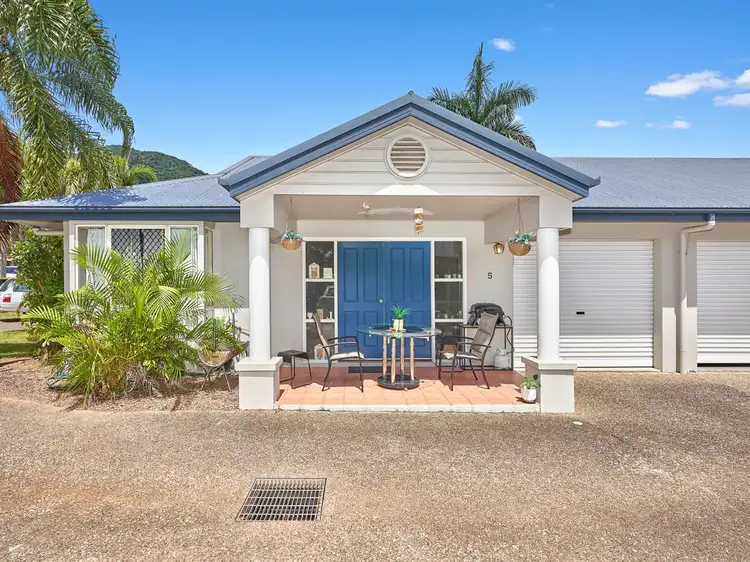 5/6 Hedley Close, Redlynch QLD 4870