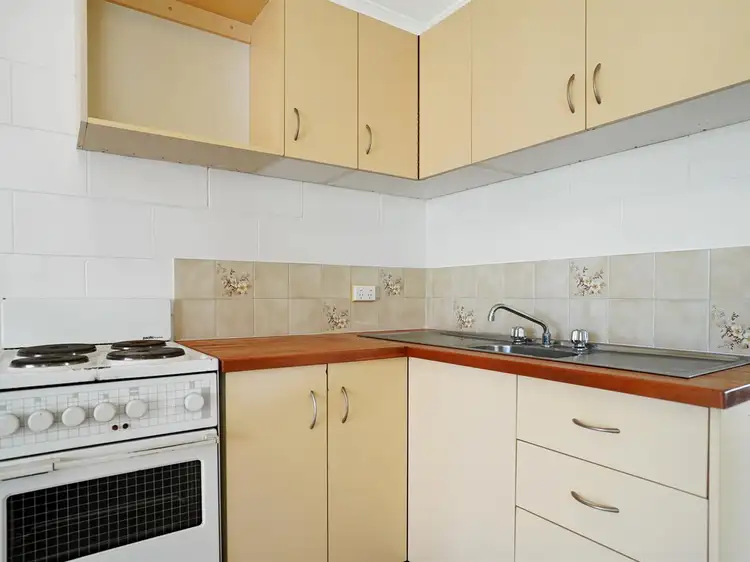 Fourth view of Homely apartment listing, 18/192-196 Mann Street, Westcourt QLD 4870