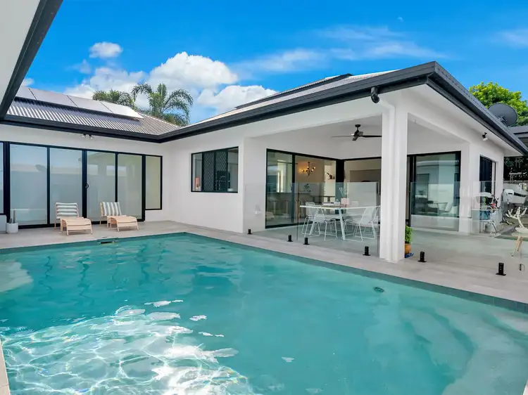 11 Finchley Close, Redlynch QLD 4870