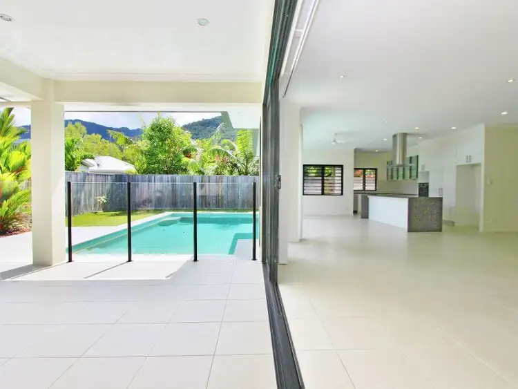 10 Litara Court, Palm Cove QLD 4879