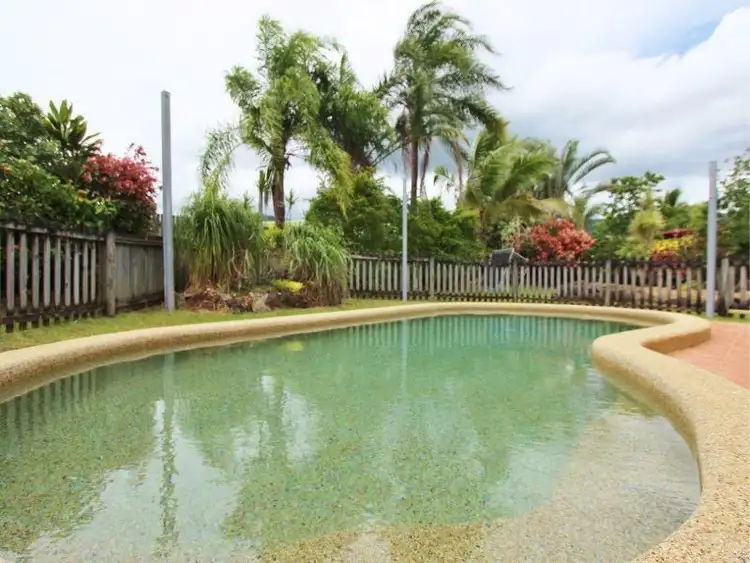 4 Queenscliff Close, Kewarra Beach QLD 4879