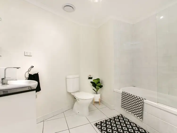 Seventh view of Homely unit listing, 2/285 Esplanade, Cairns North QLD 4870