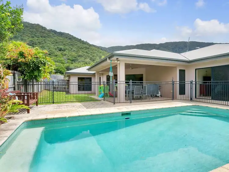 7 Cocus Cres, Palm Cove QLD 4879