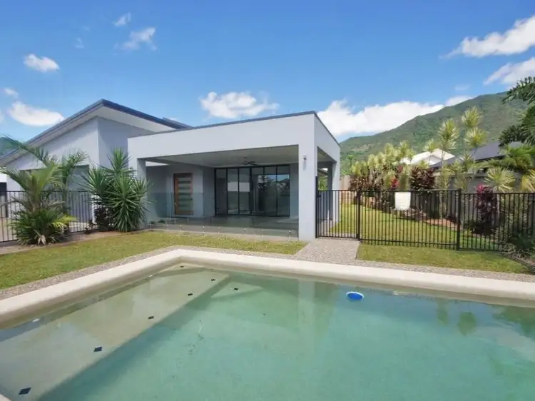2 Springbrook Avenue, Redlynch QLD 4870
