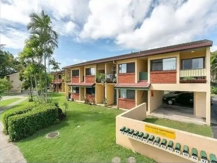 2/6 Hector Cl, Westcourt QLD 4870