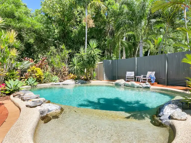 33 Bramble Street, Clifton Beach QLD 4879