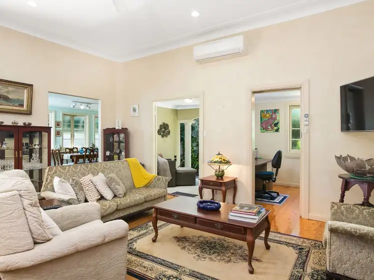 11 Keirle Avenue, Whitfield QLD 4870
