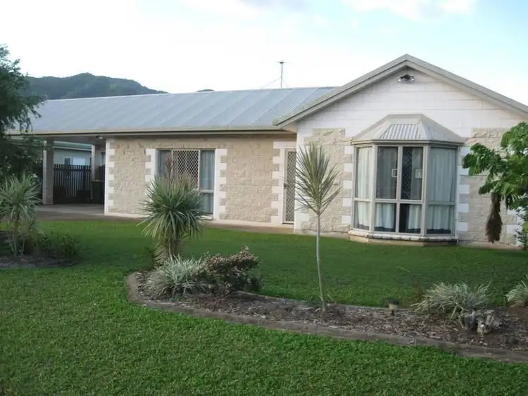 8 Bee Close, Bentley Park QLD 4869