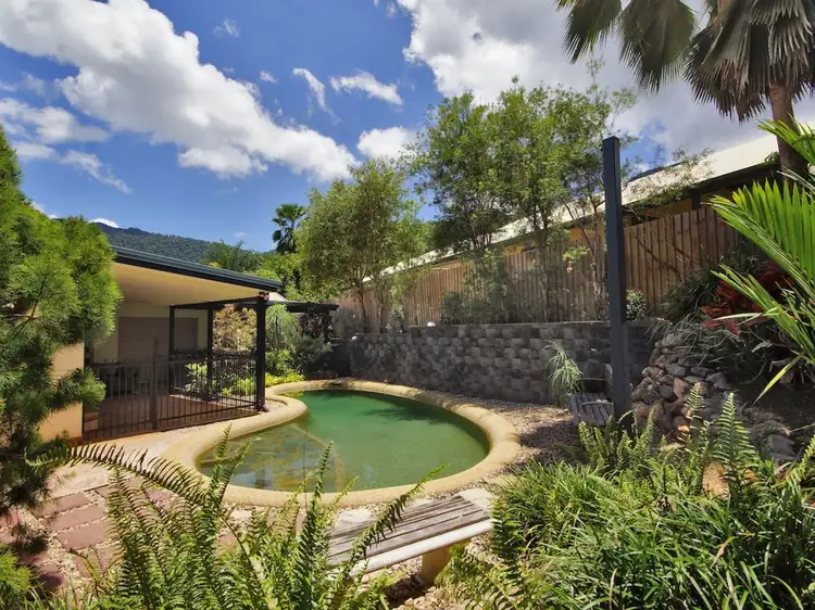8 Red Ochre St, Redlynch QLD 4870
