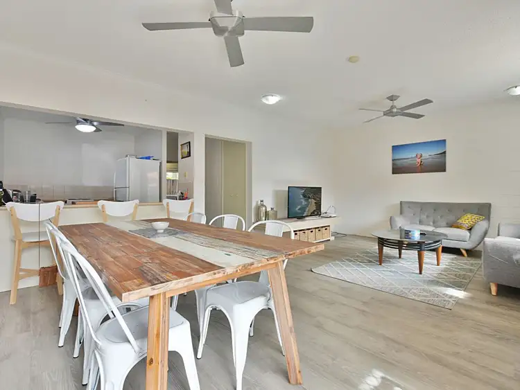 Main view of Homely unit listing, 2/20 Springfield Cres, Manoora QLD 4870