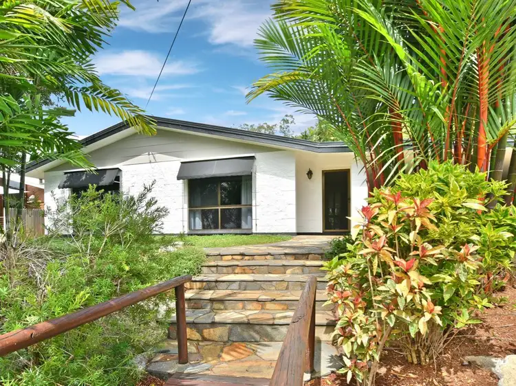 9 McKinlay Street, Whitfield QLD 4870