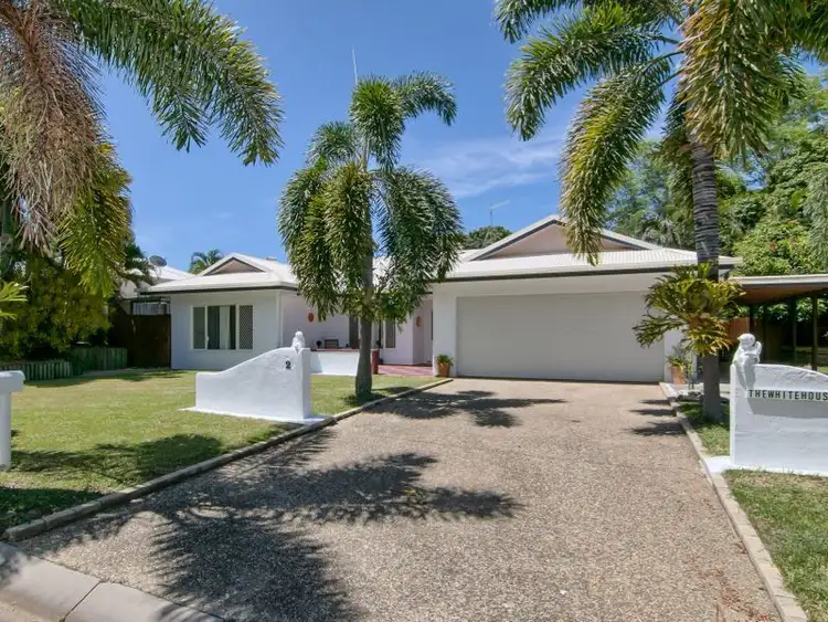 2 Sago Close, Palm Cove QLD 4879