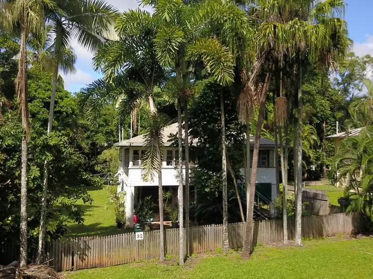 92 Old Smithfield Rd, Freshwater QLD 4870