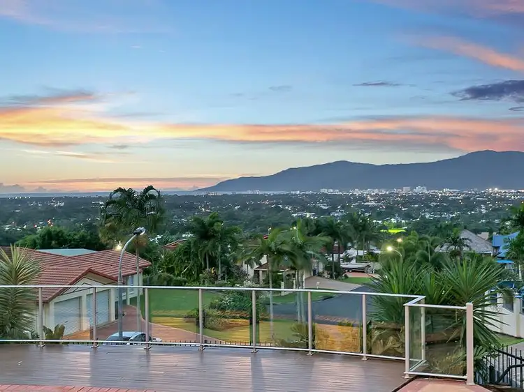 27 Rosemont Ct, Mooroobool QLD 4870