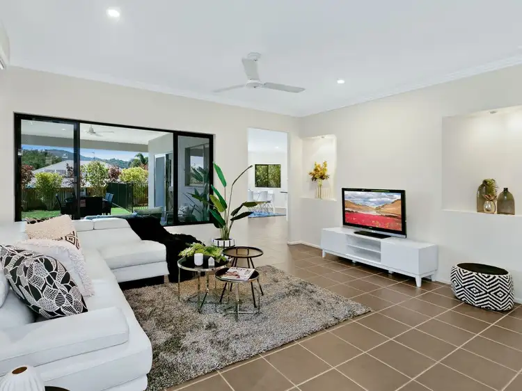 3 Ellestree Cl, Redlynch QLD 4870