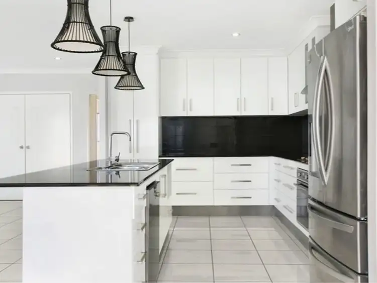 Sixth view of Homely house listing, 25 Rainbow Close, Kanimbla QLD 4870
