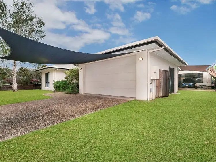 4 Hillman Place, Bentley Park QLD 4869