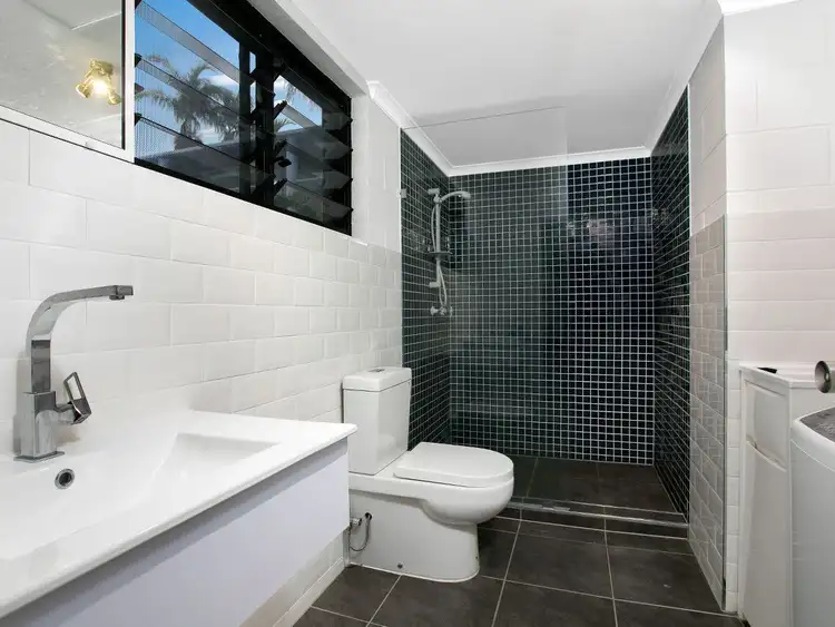 14/215 McLeod Street, Cairns North QLD 4870