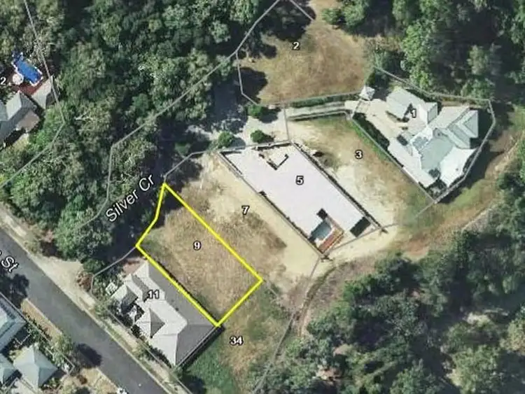 9 Silver Crescent, Palm Cove QLD 4879