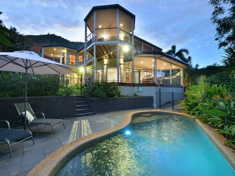 8 Philp Close, Kanimbla QLD 4870