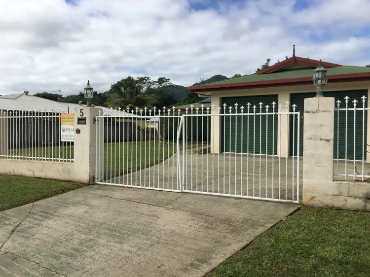 5 Bolwarra Close, Redlynch QLD 4870