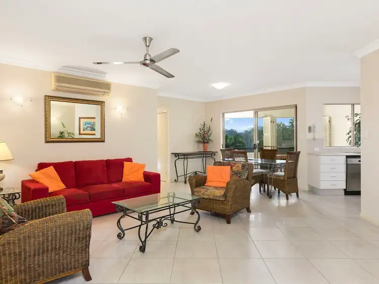 819/2 Greenslopes Street, Cairns North QLD 4870