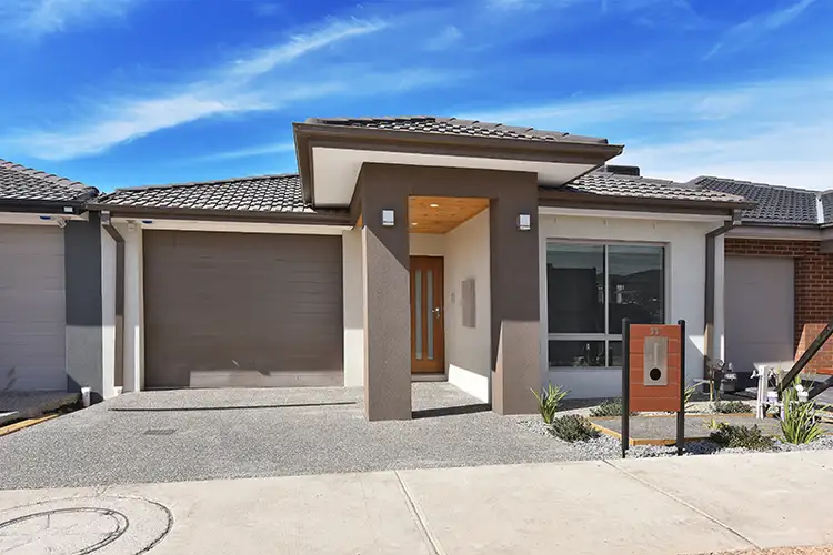 11 Haldon Avenue, Mickleham VIC 3064