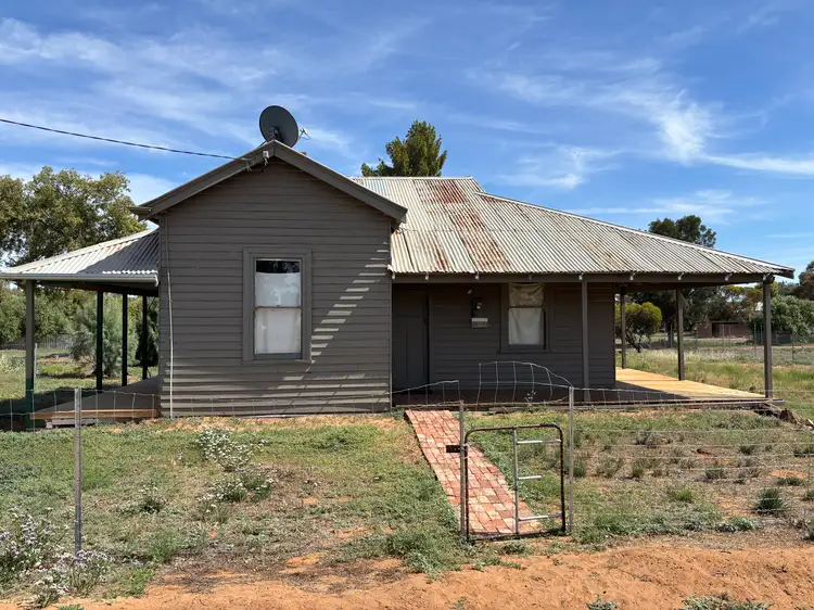 24-26 Currawa St