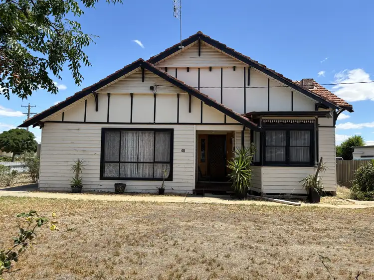 48 Walker Street, Donald VIC 3480
