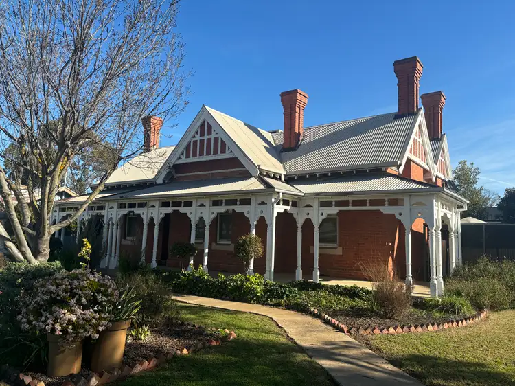 12 McDonald Street