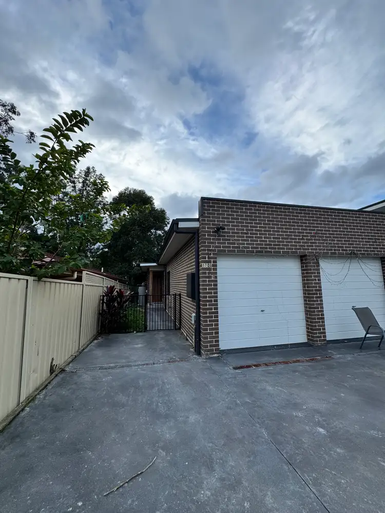 Granny/17C Davis Road, Marayong NSW 2148