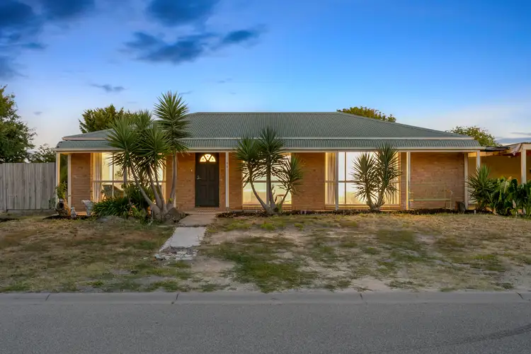 32 Godwin Crescent, Cranbourne North VIC 3977